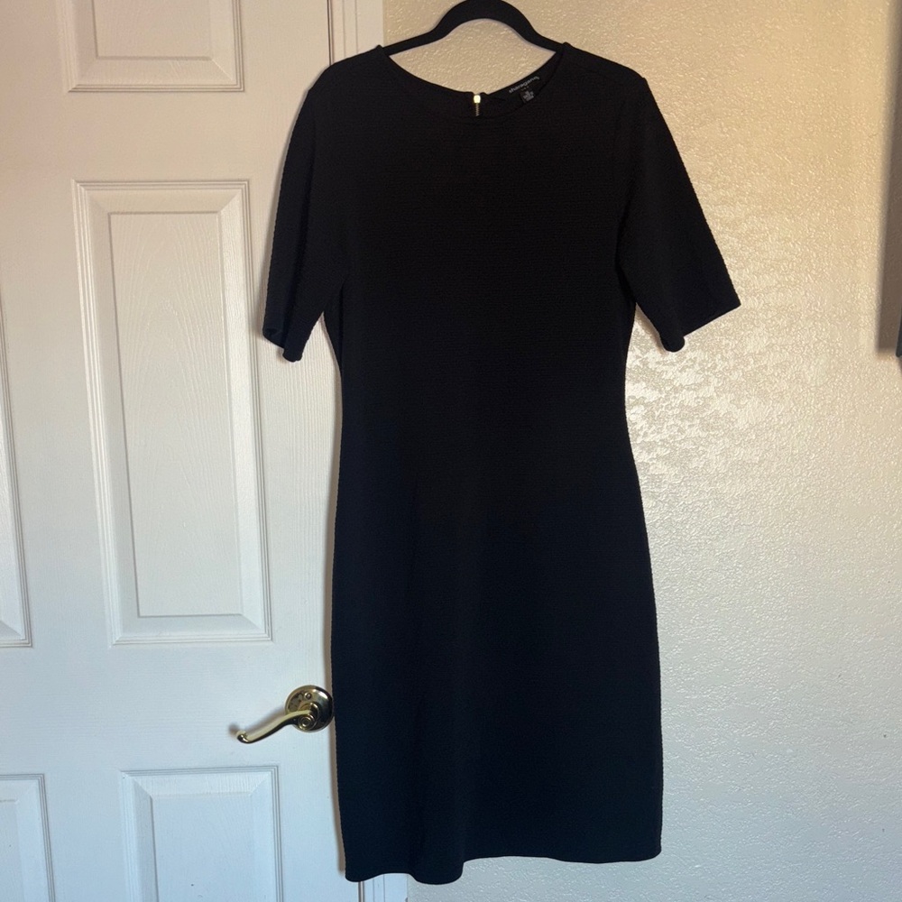 Sharagano Classic Black Midi Dress